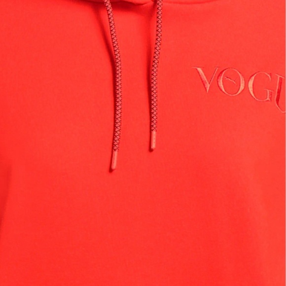 Final Sale 🏷️ PUMA x Vogue Hoodie - Picture 2 of 6
